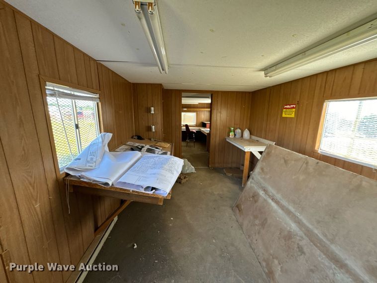 image for item EE7740 1997 Miller job site trailer