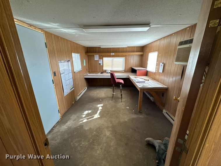 image for item EE7740 1997 Miller job site trailer