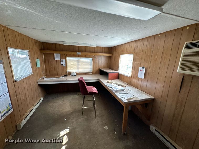 image for item EE7740 1997 Miller job site trailer