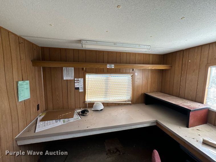 image for item EE7740 1997 Miller job site trailer