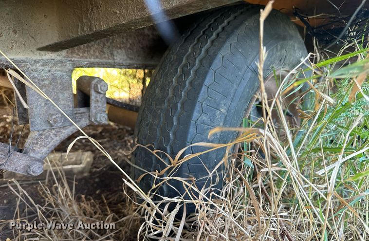 image for item EE7740 1997 Miller job site trailer