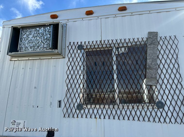 image for item EE7742 1995 Arro 8x28 Job trailer