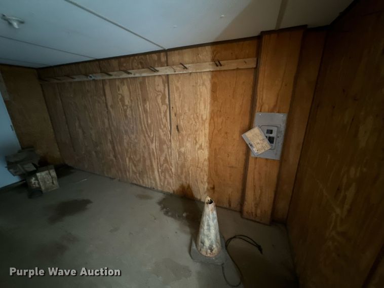 image for item EE7742 1995 Arro 8x28 Job trailer