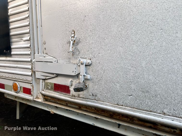 image for item EE7744 1972 Trailmobile A11A-ICAW dry van trailer