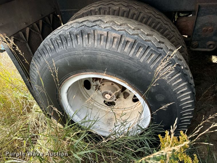 image for item EE7744 1972 Trailmobile A11A-ICAW dry van trailer