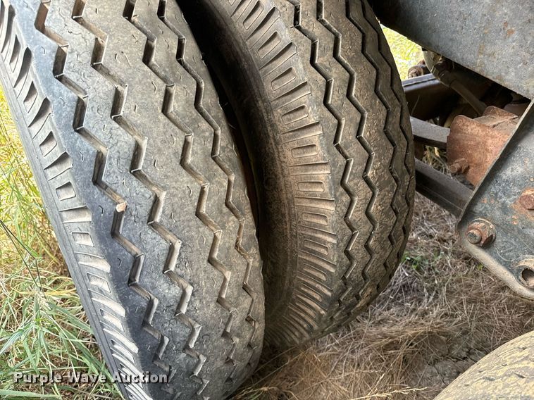 image for item EE7744 1972 Trailmobile A11A-ICAW dry van trailer