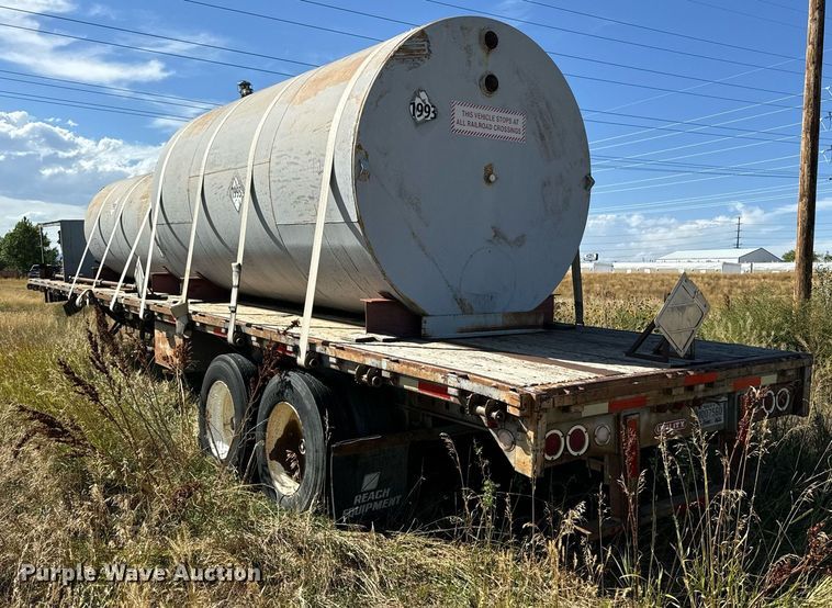 image for item EE7747 1987 Utility 8x40 flatbed trailer