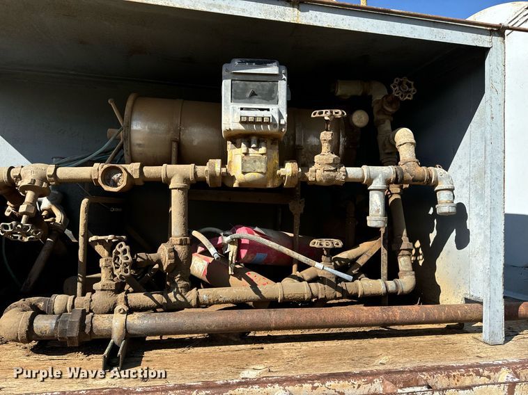 image for item EE7747 1987 Utility 8x40 flatbed trailer