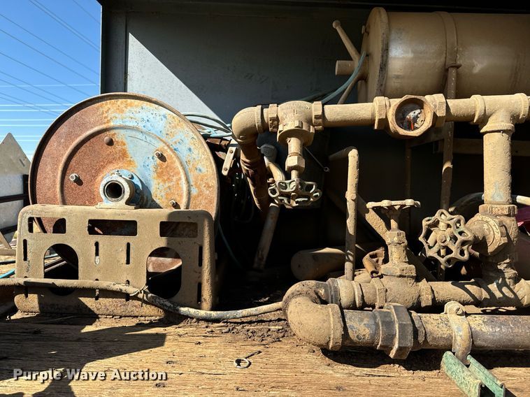 image for item EE7747 1987 Utility 8x40 flatbed trailer