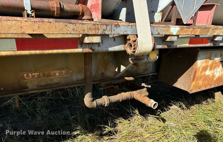 image for item EE7747 1987 Utility 8x40 flatbed trailer