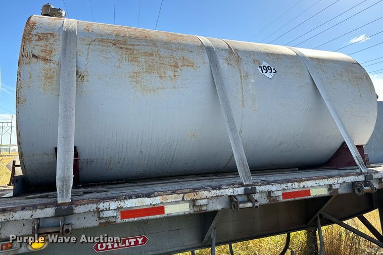 image for item EE7747 1987 Utility 8x40 flatbed trailer