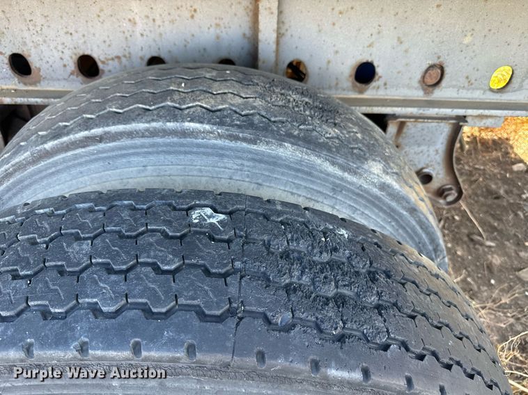 image for item EE7747 1987 Utility 8x40 flatbed trailer