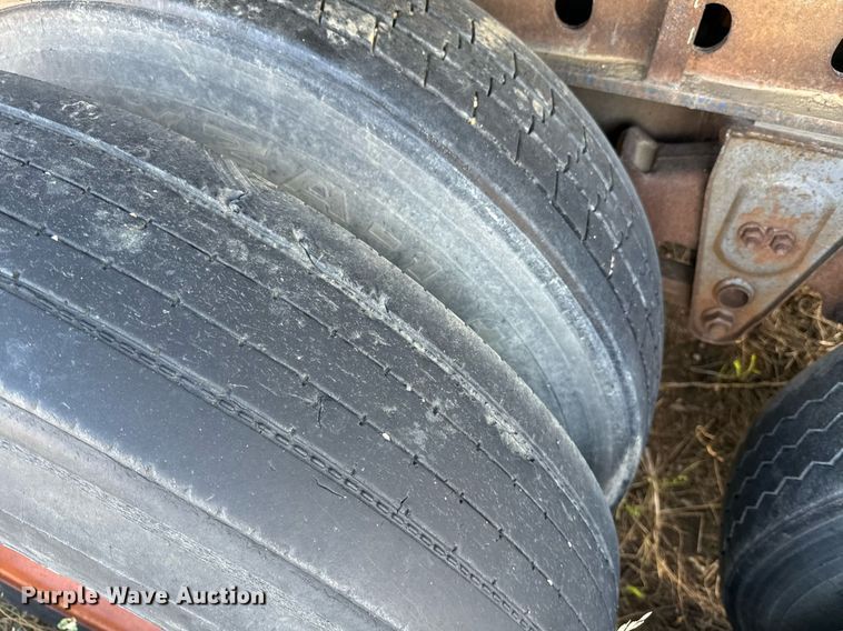 image for item EE7747 1987 Utility 8x40 flatbed trailer