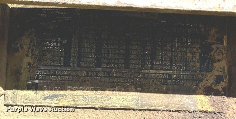 image for item EE7747 1987 Utility 8x40 flatbed trailer