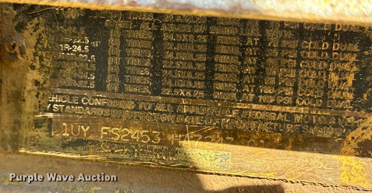 image for item EE7747 1987 Utility 8x40 flatbed trailer