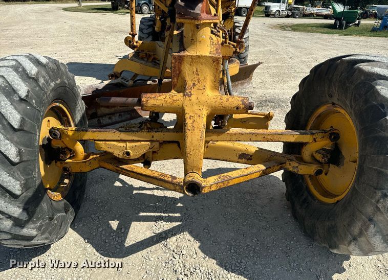 image for item EE7756 1967 Caterpillar 120 motor grader