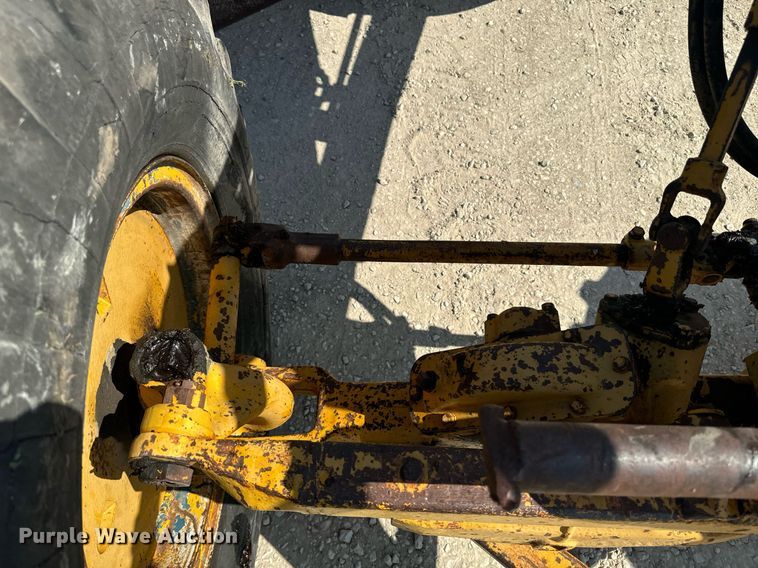 image for item EE7756 1967 Caterpillar 120 motor grader
