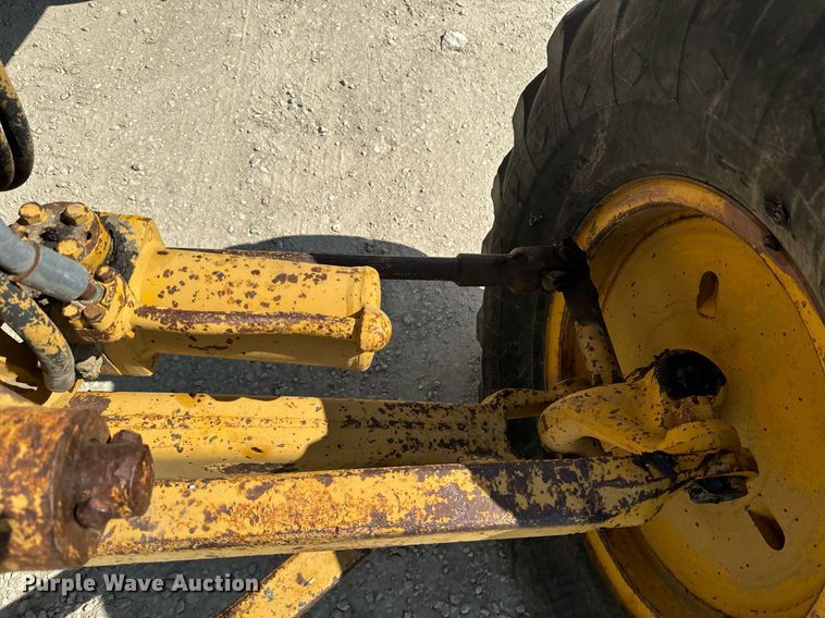 image for item EE7756 1967 Caterpillar 120 motor grader