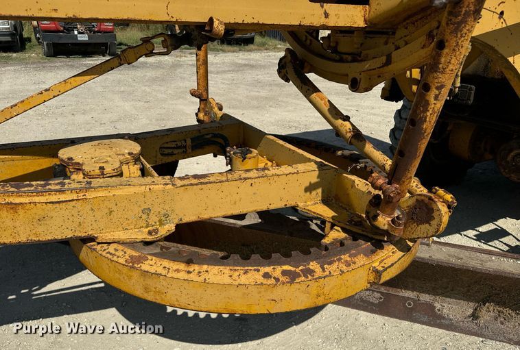 image for item EE7756 1967 Caterpillar 120 motor grader