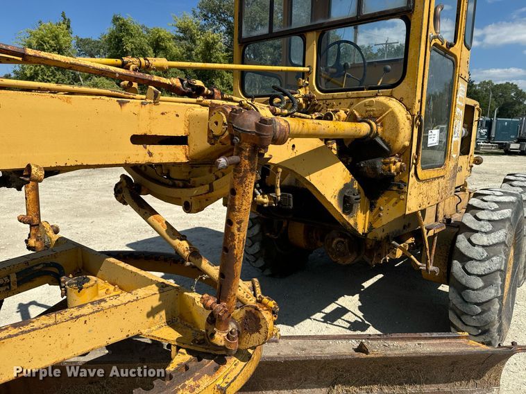 image for item EE7756 1967 Caterpillar 120 motor grader