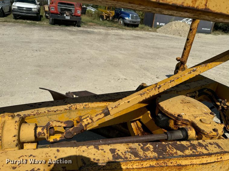 image for item EE7756 1967 Caterpillar 120 motor grader