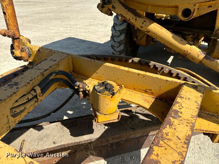 image for item EE7756 1967 Caterpillar 120 motor grader