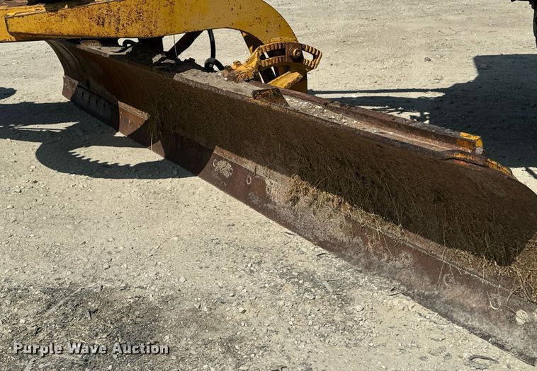 image for item EE7756 1967 Caterpillar 120 motor grader