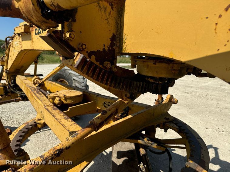 image for item EE7756 1967 Caterpillar 120 motor grader