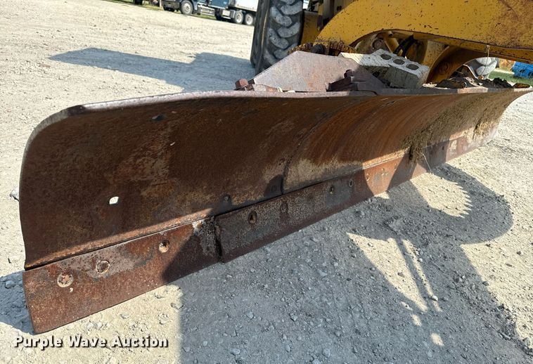 image for item EE7756 1967 Caterpillar 120 motor grader