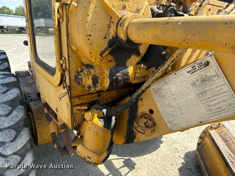 image for item EE7756 1967 Caterpillar 120 motor grader
