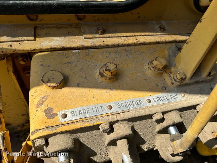 image for item EE7756 1967 Caterpillar 120 motor grader