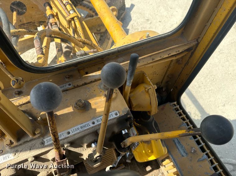 image for item EE7756 1967 Caterpillar 120 motor grader