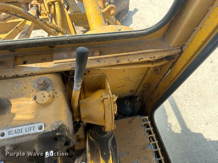 image for item EE7756 1967 Caterpillar 120 motor grader