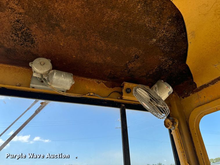 image for item EE7756 1967 Caterpillar 120 motor grader