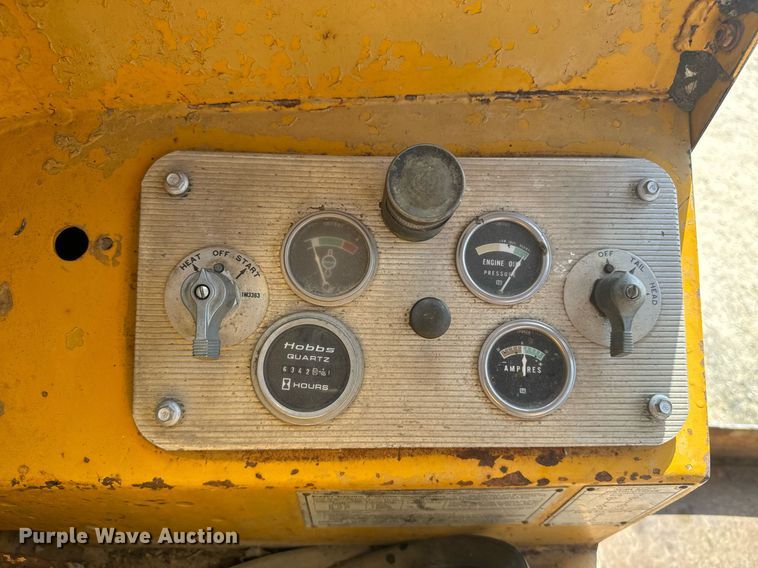 image for item EE7756 1967 Caterpillar 120 motor grader