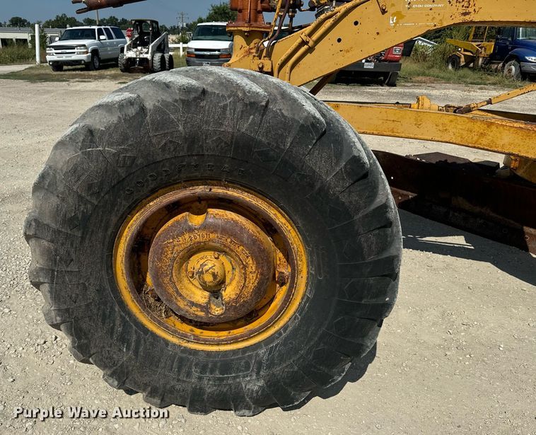 image for item EE7756 1967 Caterpillar 120 motor grader