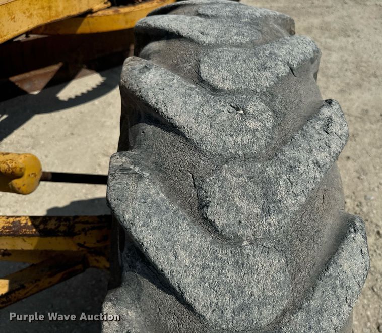 image for item EE7756 1967 Caterpillar 120 motor grader