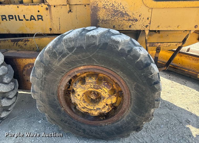 image for item EE7756 1967 Caterpillar 120 motor grader