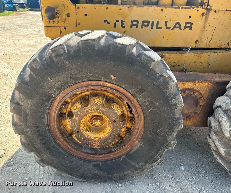 image for item EE7756 1967 Caterpillar 120 motor grader