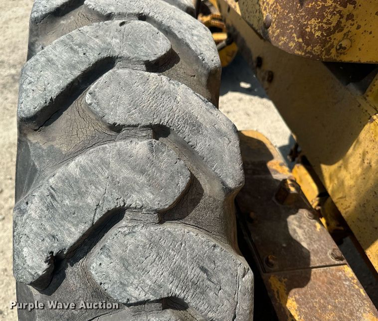 image for item EE7756 1967 Caterpillar 120 motor grader