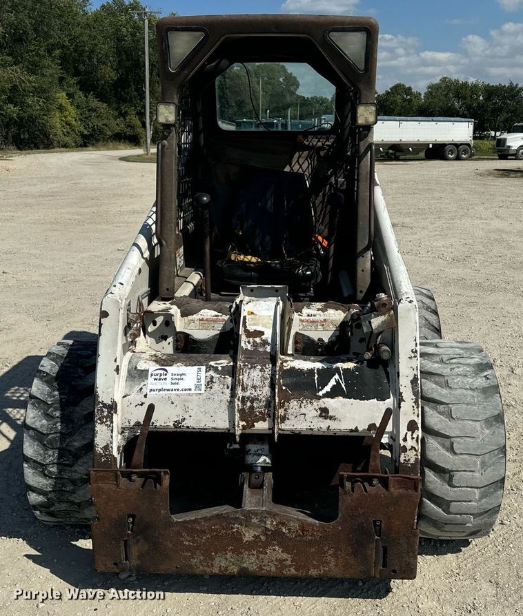 image for item EE7758 2001 Bobcat 863 skid steer loader