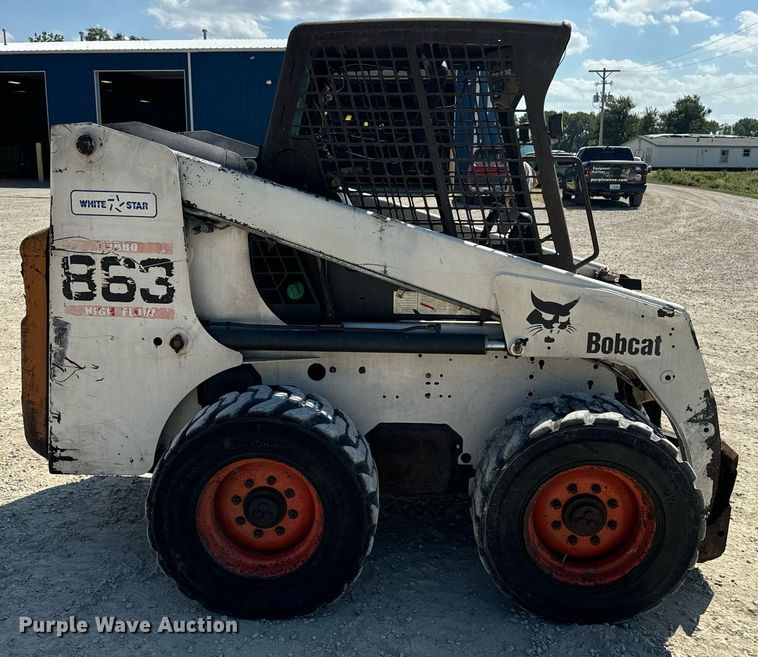 image for item EE7758 2001 Bobcat 863 skid steer loader