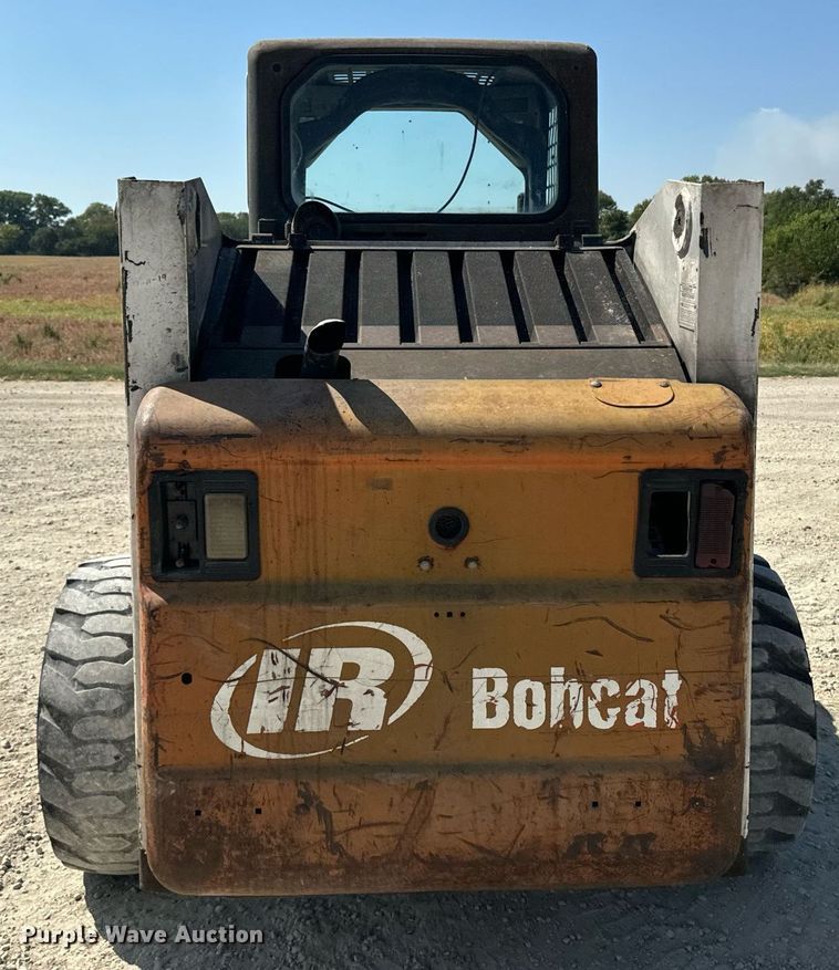 image for item EE7758 2001 Bobcat 863 skid steer loader