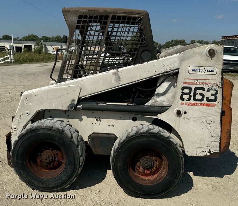 image for item EE7758 2001 Bobcat 863 skid steer loader