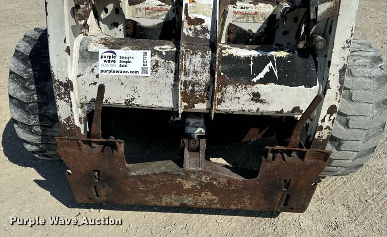 image for item EE7758 2001 Bobcat 863 skid steer loader
