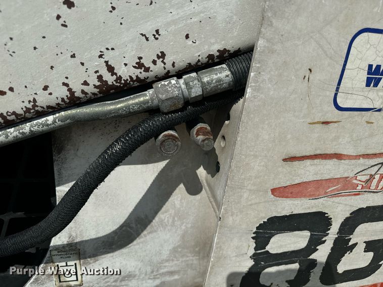 image for item EE7758 2001 Bobcat 863 skid steer loader