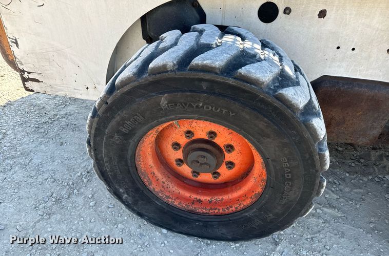 image for item EE7758 2001 Bobcat 863 skid steer loader