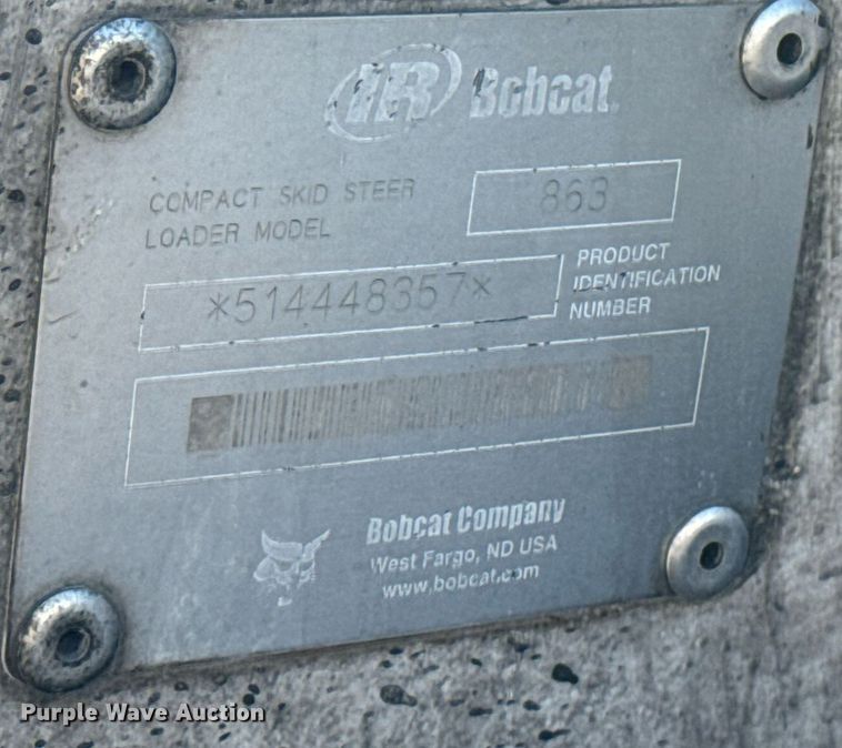 image for item EE7758 2001 Bobcat 863 skid steer loader