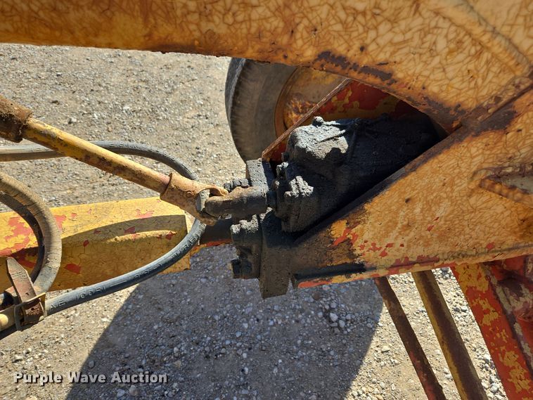 image for item EE7762 1953 Galion 503 rigid frame motor grader