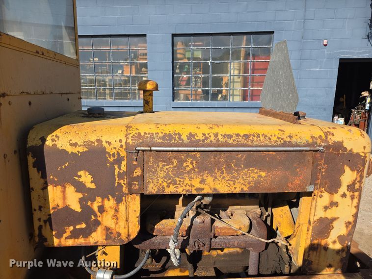 image for item EE7762 1953 Galion 503 rigid frame motor grader